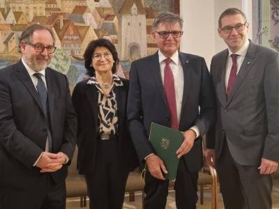 v.l.n.r.: Andreas Gaggl, Karl-Heinz Rauscher mit Gattin, Bgm. Markus Vogl